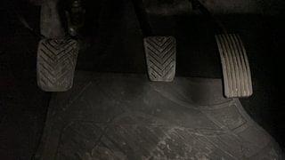 Used 2015 Hyundai Eon [2011-2018] Sportz Petrol Manual interior PEDALS VIEW