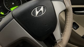 Used 2015 Hyundai Eon [2011-2018] Sportz Petrol Manual top_features Airbags