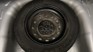 Used 2015 Hyundai Eon [2011-2018] Sportz Petrol Manual tyres SPARE TYRE VIEW