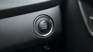 Used 2020 Maruti Suzuki Baleno [2019-2022] Zeta Petrol Petrol Manual top_features Keyless start