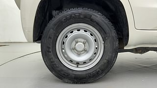 Used 2018 Mahindra TUV300 [2015-2020] T4 Plus Diesel Manual tyres RIGHT REAR TYRE RIM VIEW