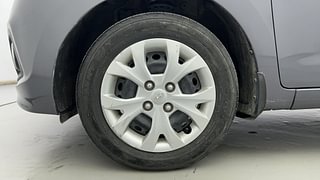 Used 2017 Hyundai Grand i10 [2013-2017] Sportz 1.2 Kappa VTVT Petrol Manual tyres LEFT FRONT TYRE RIM VIEW