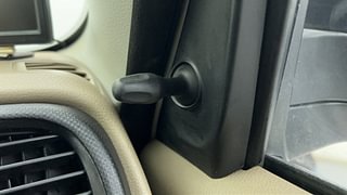 Used 2018 Mahindra TUV300 [2015-2020] T4 Plus Diesel Manual top_features Adjustable ORVM