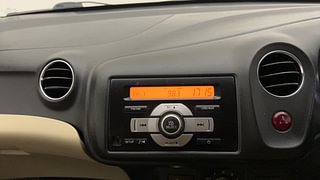 Used 2015 Honda Amaze [2013-2016] 1.2 S i-VTEC Petrol Manual top_features Integrated (in-dash) music system
