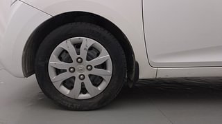 Used 2018 Hyundai Eon [2011-2018] Magna + Petrol Manual tyres LEFT FRONT TYRE RIM VIEW