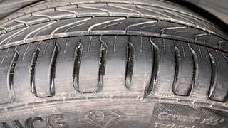 Used 2017 Honda BR-V [2016-2020] V CVT Petrol Petrol Automatic tyres LEFT REAR TYRE TREAD VIEW