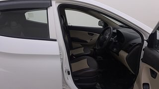 Used 2018 Hyundai Eon [2011-2018] Magna + Petrol Manual interior RIGHT SIDE FRONT DOOR CABIN VIEW
