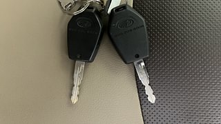 Used 2018 Mahindra TUV300 [2015-2020] T4 Plus Diesel Manual extra CAR KEY VIEW