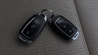 Used 2019 Hyundai Verna [2017-2020] 1.6 CRDI SX (O) AT Diesel Automatic extra CAR KEY VIEW