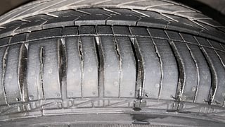 Used 2014 Honda Mobilio [2014-2017] V Petrol Petrol Manual tyres RIGHT FRONT TYRE TREAD VIEW