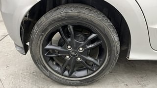 Used 2019 Ford Figo [2015-2019] Titanium 1.2 Ti-VCT Petrol Manual tyres RIGHT REAR TYRE RIM VIEW