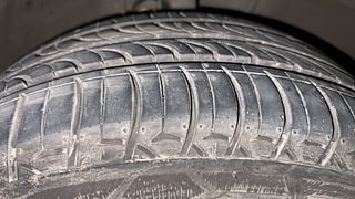 Used 2015 Toyota Corolla Altis [2014-2017] G Petrol Petrol Manual tyres RIGHT FRONT TYRE TREAD VIEW