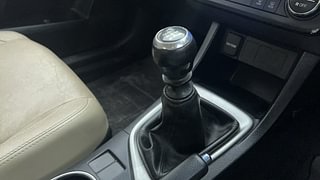 Used 2015 Toyota Corolla Altis [2014-2017] G Petrol Petrol Manual top_features Leather wrapped gear knob/ shift selector