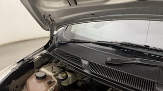 Used 2019 Ford Figo [2015-2019] Titanium 1.2 Ti-VCT Petrol Manual engine ENGINE RIGHT SIDE HINGE & APRON VIEW