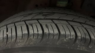 Used 2018 Honda Brio [2017-2018] S(O)MT Petrol Manual tyres RIGHT FRONT TYRE TREAD VIEW