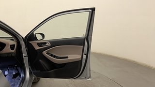 Used 2020 Hyundai Elite i20 [2018-2020] Sportz Plus 1.2 Petrol Manual interior RIGHT FRONT DOOR OPEN VIEW