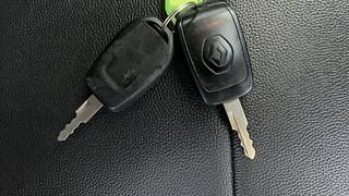 Used 2018 Renault Kwid [2015-2019] 1.0 Marvel Captain America Edition Petrol Automatic extra CAR KEY VIEW