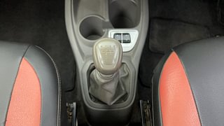 Used 2016 Datsun Redi-GO [2015-2019] T(O) 0.8L Limited Edition Petrol Manual interior GEAR  KNOB VIEW