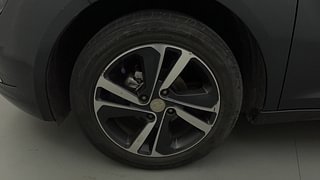Used 2020 Tata Altroz XZ 1.2 Petrol Manual tyres LEFT FRONT TYRE RIM VIEW