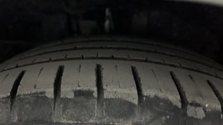 Used 2019 Ford Figo [2015-2019] Titanium 1.2 Ti-VCT Petrol Manual tyres RIGHT FRONT TYRE TREAD VIEW