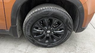 Used 2021 Maruti Suzuki Vitara Brezza [2020-2022] ZXI AT Petrol Automatic tyres RIGHT FRONT TYRE RIM VIEW
