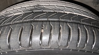 Used 2017 Honda BR-V [2016-2020] V CVT Petrol Petrol Automatic tyres RIGHT FRONT TYRE TREAD VIEW