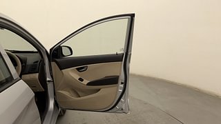 Used 2015 Hyundai Eon [2011-2018] Sportz Petrol Manual interior RIGHT FRONT DOOR OPEN VIEW