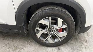 Used 2023 Kia Sonet HTE 1.5 Diesel IMT Diesel Manual tyres RIGHT FRONT TYRE RIM VIEW