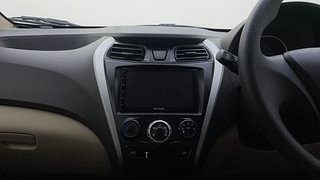 Used 2018 Hyundai Eon [2011-2018] Magna + Petrol Manual interior MUSIC SYSTEM & AC CONTROL VIEW