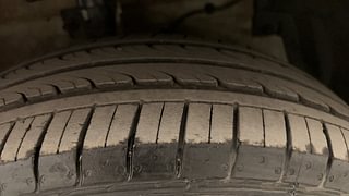 Used 2013 Maruti Suzuki Swift [2011-2017] ZXi Petrol Manual tyres RIGHT FRONT TYRE TREAD VIEW