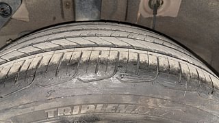 Used 2016 Hyundai i20 Active [2015-2020] 1.2 SX Petrol Manual tyres RIGHT REAR TYRE TREAD VIEW
