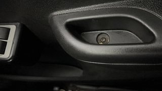 Used 2017 Renault Kwid [2015-2019] 1.0 RXL AMT Petrol Automatic top_features Door pockets