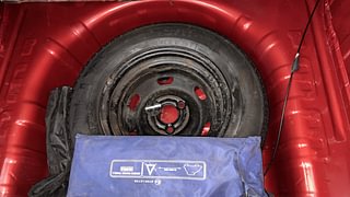 Used 2019 Renault Kwid [2015-2019] 1.0 RXT AMT Opt Petrol Automatic tyres SPARE TYRE VIEW