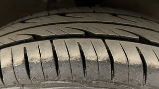 Used 2015 Maruti Suzuki Alto 800 Lxi CNG Petrol+cng Manual tyres RIGHT FRONT TYRE TREAD VIEW