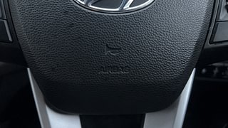 Used 2018 Hyundai Creta [2018-2020] 1.6 SX OPT VTVT Petrol Manual top_features Airbags