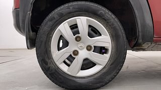 Used 2019 Renault Kwid [2015-2019] 1.0 RXT AMT Opt Petrol Automatic tyres RIGHT REAR TYRE RIM VIEW