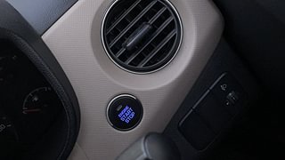Used 2014 Hyundai Xcent [2014-2017] SX AT (O) Petrol Petrol Automatic top_features Keyless start