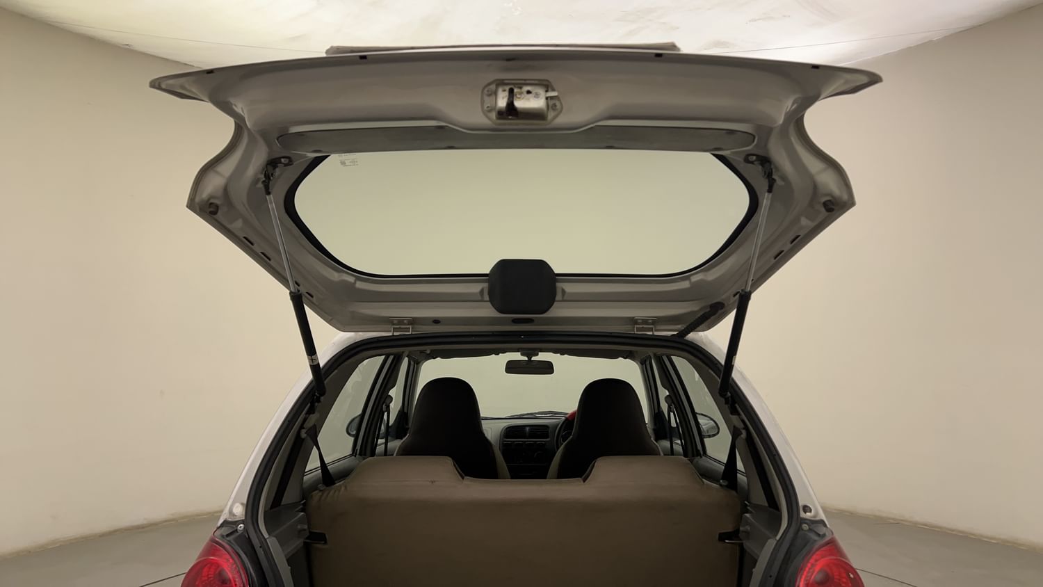 New Maruti Suzuki Alto K10 interior DICKY DOOR OPEN VIEW