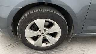 Used 2019 Skoda Octavia [2017-2019] 1.4 TSI MT Style Petrol Manual tyres LEFT FRONT TYRE RIM VIEW