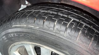 Used 2015 Honda Brio [2011-2016] VX MT Petrol Manual tyres RIGHT REAR TYRE TREAD VIEW