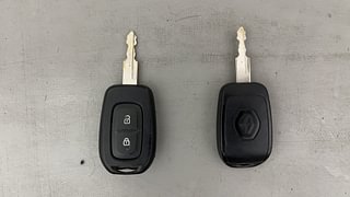 Used 2016 Renault Kwid [2015-2019] RXT Petrol Manual extra CAR KEY VIEW