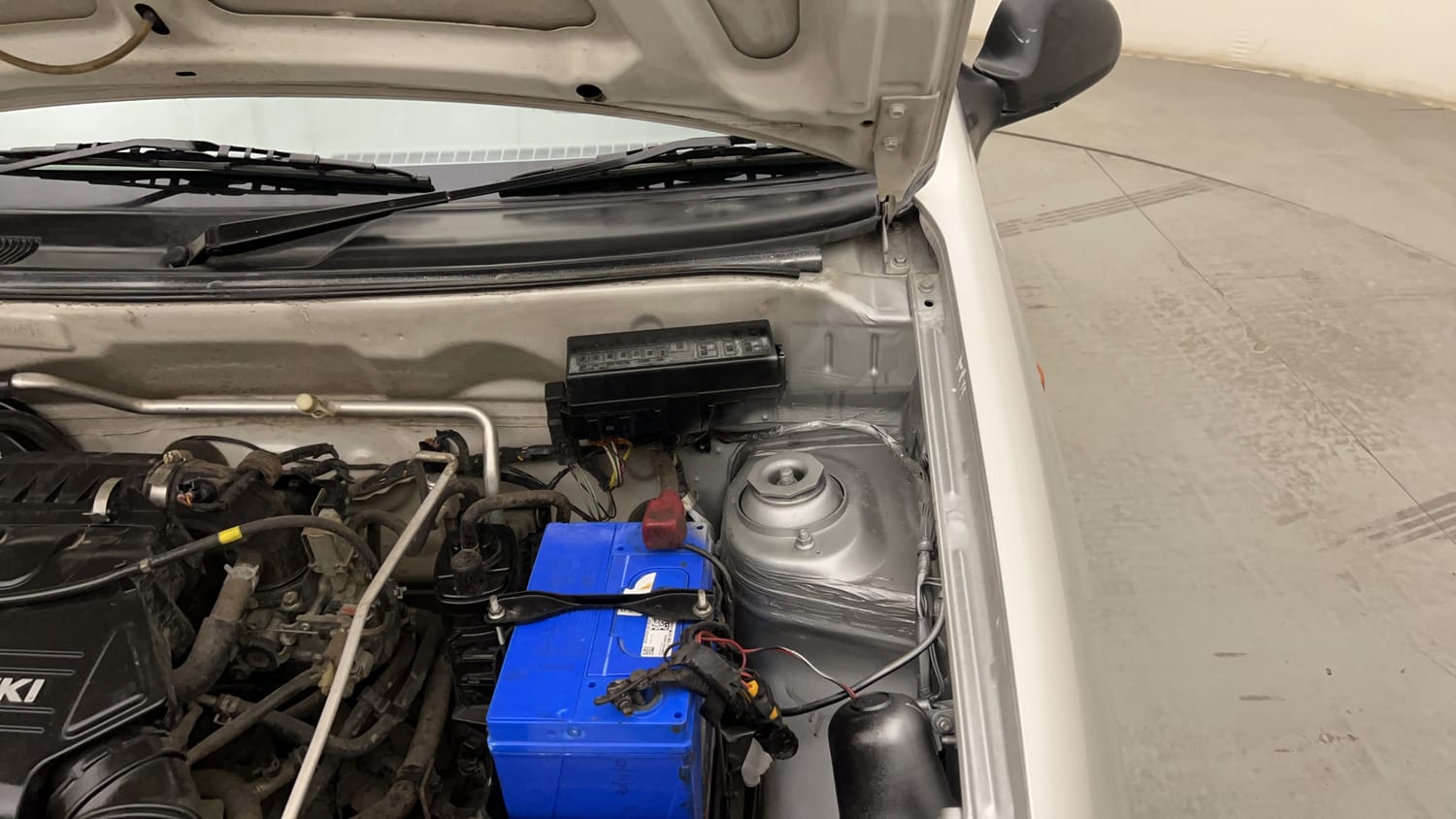 New Maruti Suzuki Alto K10 engine ENGINE LEFT SIDE HINGE & APRON VIEW