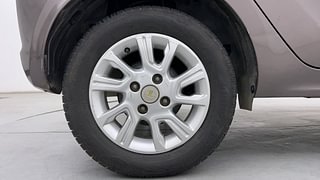 Used 2018 Tata Tiago [2016-2020] Revotron XZA AMT Petrol Automatic tyres RIGHT REAR TYRE RIM VIEW