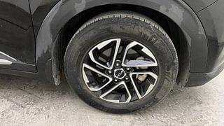 Used 2022 Kia Carens Luxury Plus 1.4 Petrol DCT 7 STR Petrol Automatic tyres RIGHT FRONT TYRE RIM VIEW