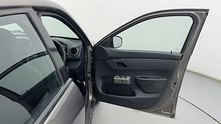 Used 2016 Renault Kwid [2015-2019] RXL Petrol Manual interior RIGHT FRONT DOOR OPEN VIEW