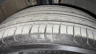 Used 2016 Volkswagen Polo [2015-2019] Comfortline 1.2L (P) Petrol Manual tyres RIGHT FRONT TYRE TREAD VIEW