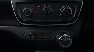 Used 2017 Renault Kwid [2015-2019] 1.0 RXL AMT Petrol Automatic interior GEAR  KNOB VIEW