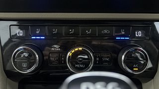 Used 2020 Skoda Superb L&K TSI AT Petrol Automatic top_features Ventilated seats
