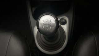 Used 2014 Ford Figo [2010-2015] Duratec Petrol Titanium 1.2 Petrol Manual interior GEAR  KNOB VIEW