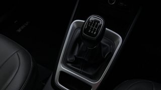 Used 2021 Hyundai Venue [2019-2022] SX 1.0  Turbo iMT Petrol Manual interior GEAR  KNOB VIEW